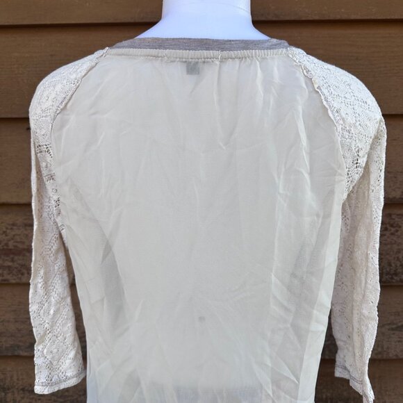 Womens XL MNK Lace Sleeve Top With Bull Skull Floral Design Beige & Cream Sheer - Picture 8 of 9